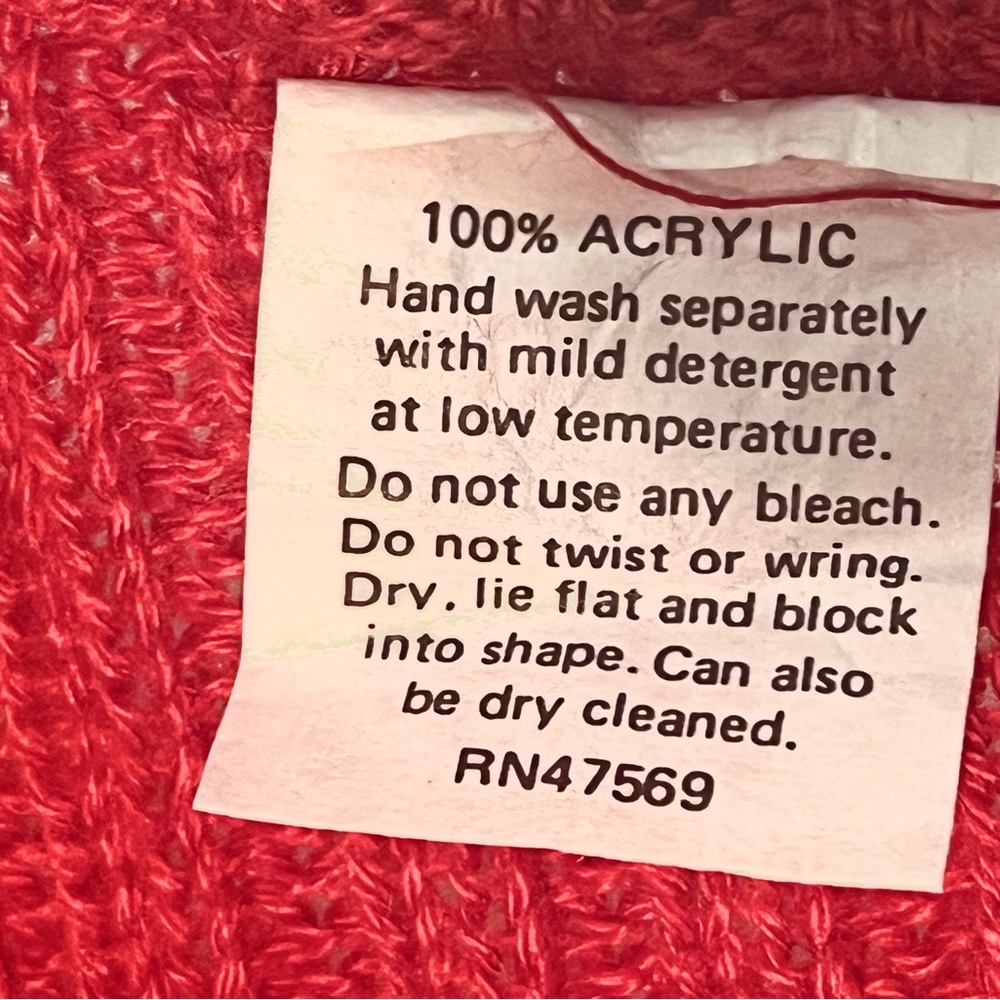 Vintage Red Cable Knit Sweater - Picture 3 of 4